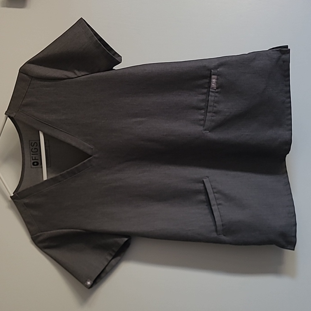 Graphite Gray Figs Women's 3 Pocket Scrub Top XS
